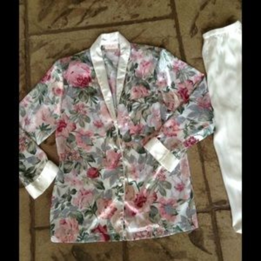 BEAUTIFUL AMELIAS PAJAMAS 2 PIECE SET SMALL